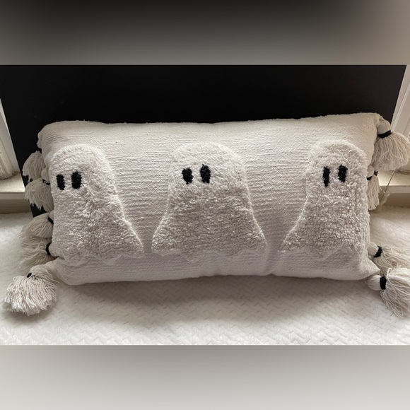 NEW LAST ONE Halloween Ghost Viral White Three Ghost 👻 Tassel Pillow Rachel Zoe - Picture 4 of 10